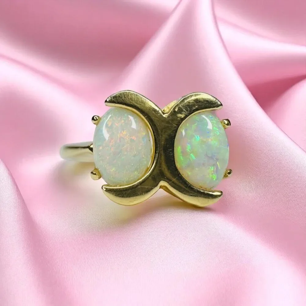 VINTAGE- 14K Gold -Natural Australian White Opal Crescent Moon Ring -Size 7 - 3g